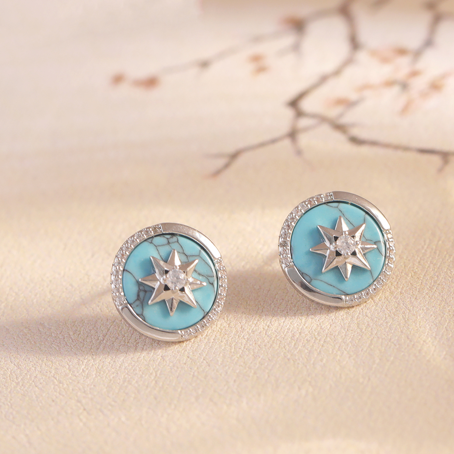 Retro Hong Kong Style Hepburn Turquoise Diamond Embedded Earrings Unique Design Sensation Luxury Fashion Trend New Arrival