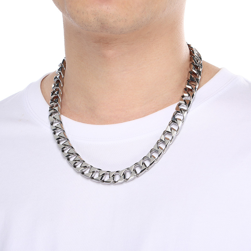 Trendy Titanium Steel Cuban Link Necklace Men's Simple Stainless Steel Jewelry Fashionable Geometric Pattern Vacuum Plated 18K Gold