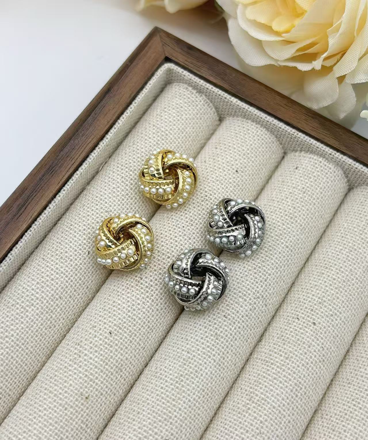 S925 Silver Needle Pearl Earrings Golden Wrap Women's Fashion Jewelry Geometric Pattern Hoops Electroplated Copper Accessories