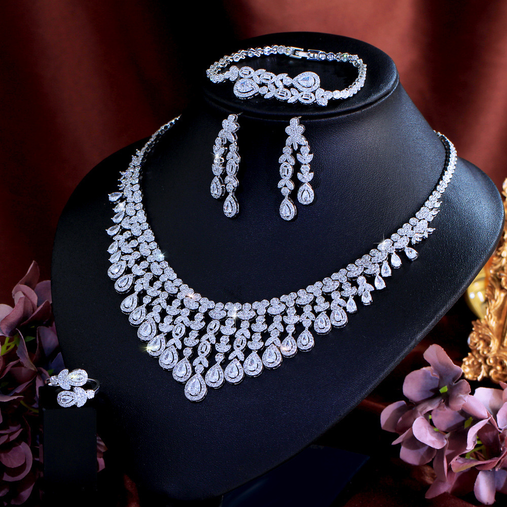 Luxurious Four-Piece Copper Zirconia Jewelry Set For Women Wedding And Banquet Occasions Elegantly Crafted Drop And Heart-Shaped