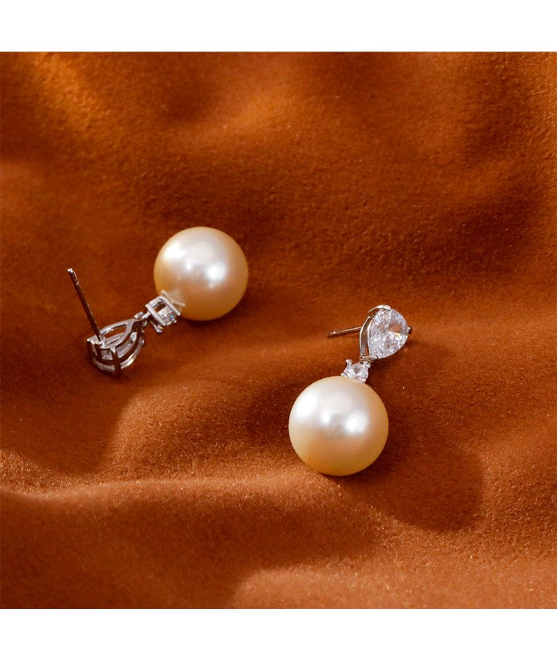 Fashionable Pearl Earrings Women's Round Zirconia Studs Luxury Light Elegant New 2025 Trendy Jewelry Accessories