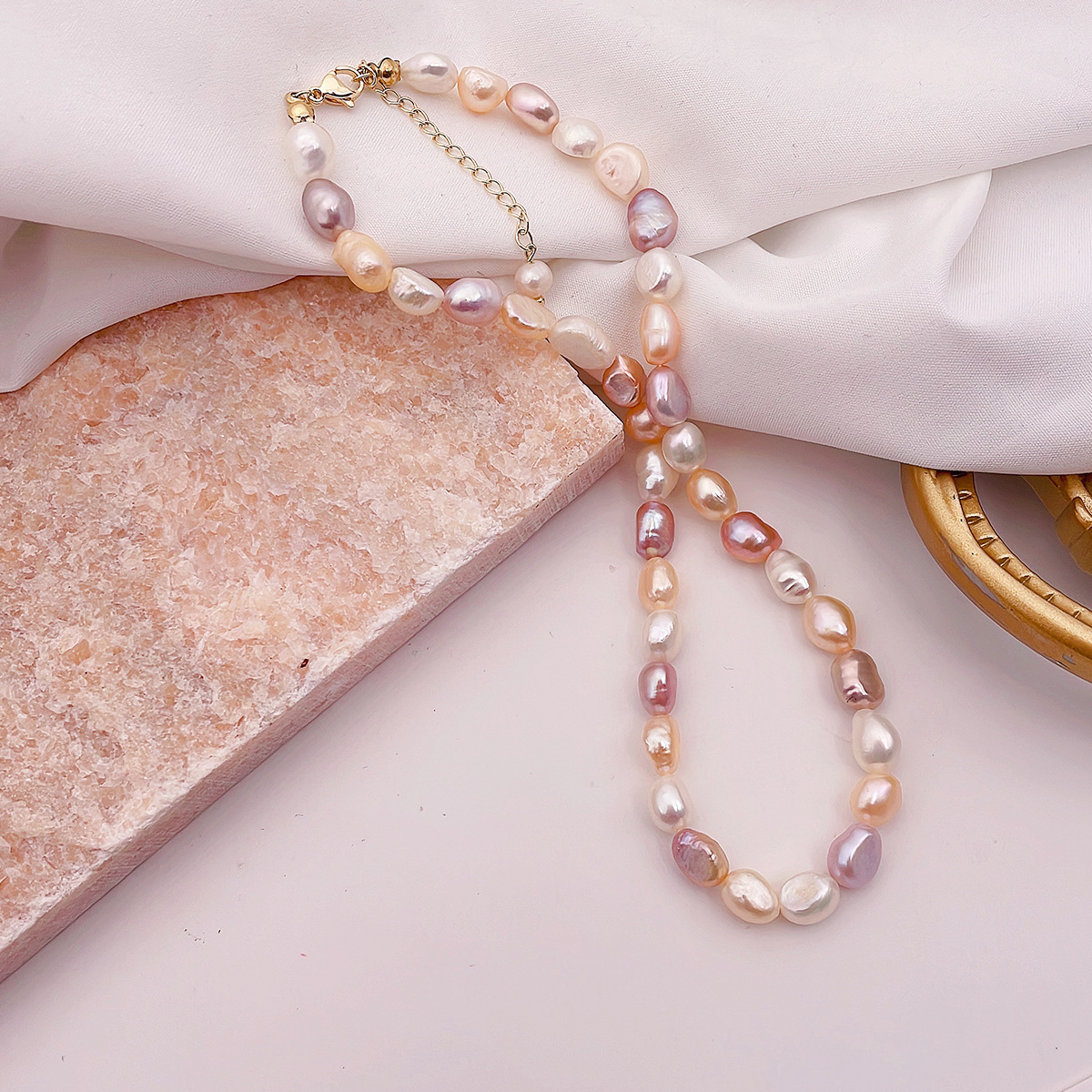 Retro Irregular Baroque Pearl Necklace Natural Freshwater Pearl Women's New Fashion Pearl Clavicle Chain Geometric Pattern