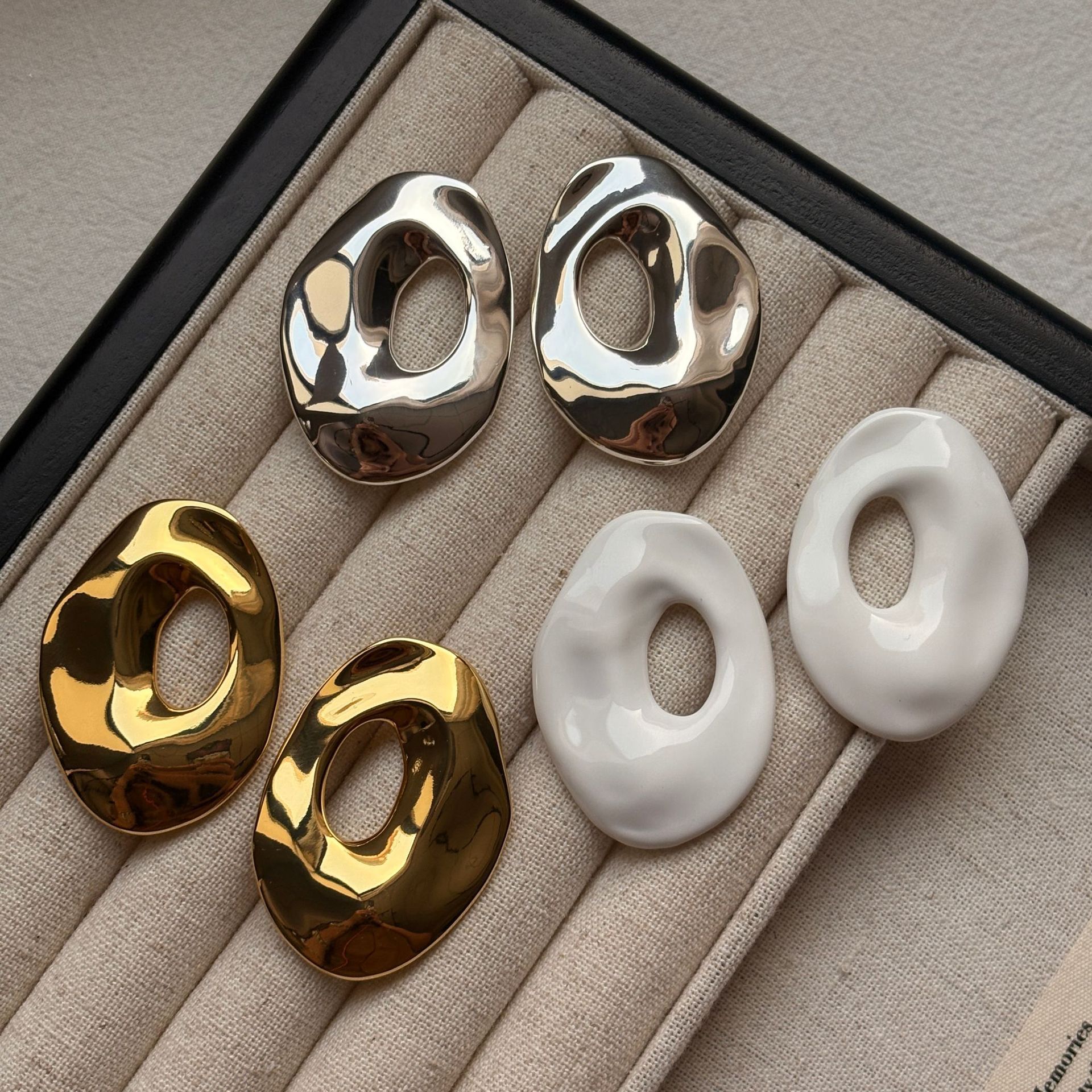 Elegant Simple Geometric White Earrings For Women Fashionable High-End Design Versatile Stylish Copper Jewelry Accessories