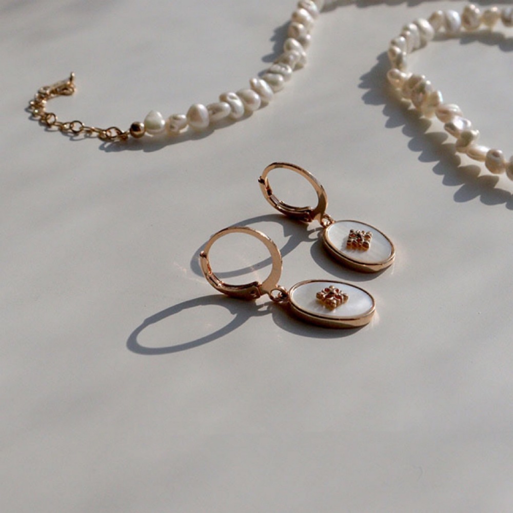 Handmade Shell Earrings For Women, Fashionable Geometric Pattern, Thick Gold-Plated, Printed Autumn/Winter Style Jewelry Earrings Accessories