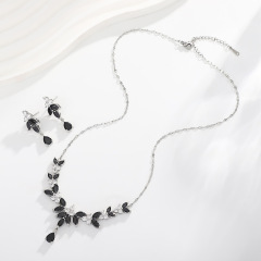 004 Black Silver Chain