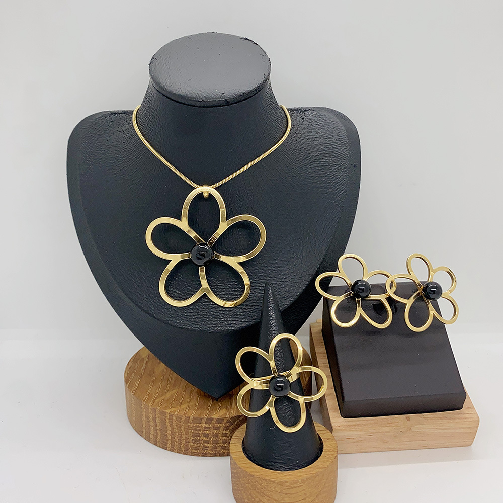 Classic Plated Floral Ring Earring Necklace Set Color Retention Jewelry Accessories For Women Casual And Exaggerated Style