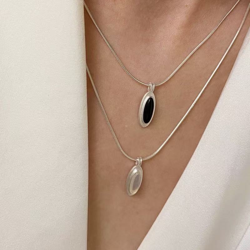 Oval Black Onyx Satellite Necklace Simple Design Pendant Sweater Chain Geometric Copper Material Women's Jewelry Accessories