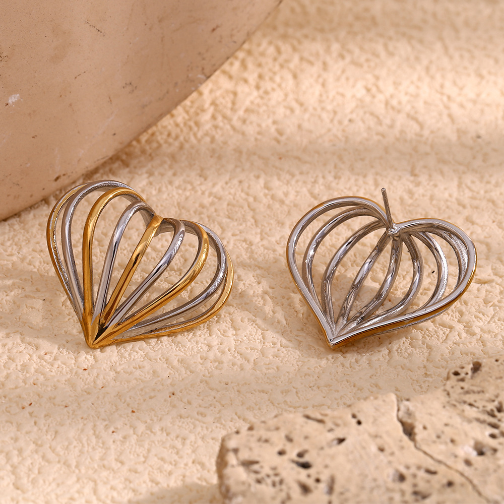 PVD Coated Real Gold Plated Heart Shape 304 Stainless Steel Casual Streetwear Waterproof Non Tarnish Ear Studs