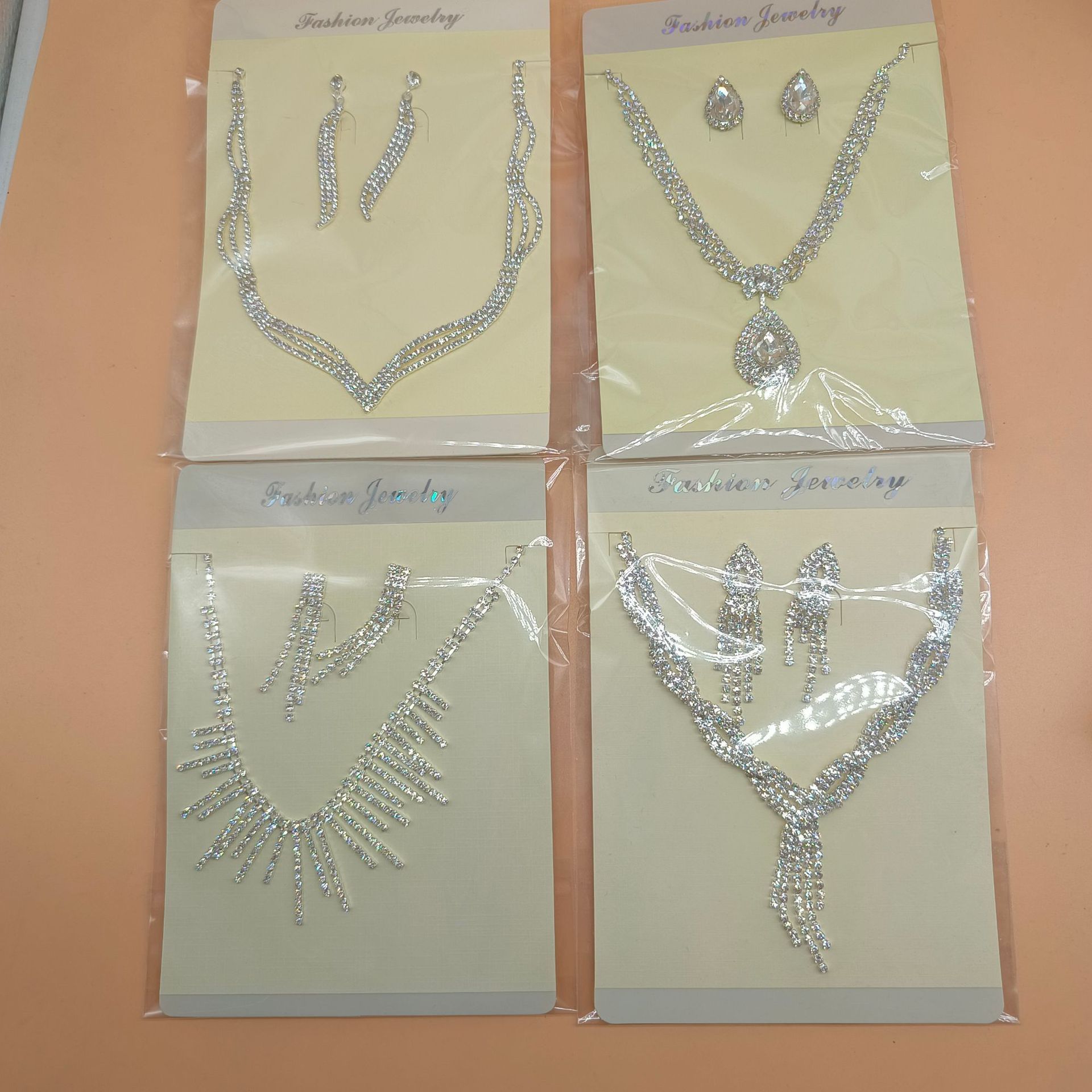 Fashionable Sparkling Waterdrop Earrings Necklace Set Women Full Diamond Banquet Clavicle Chain Jewelry Copper Material Circle Craft