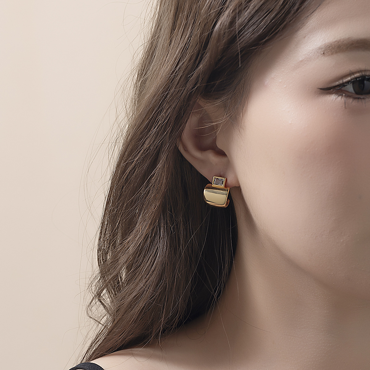 Fashionable Luxury Vintage Zircon Earrings Women Simple Style Summer Hot Sale Model Copper Material Jewelry Accessories