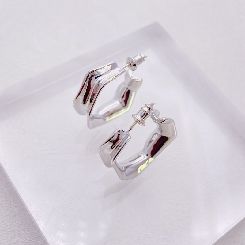 Folded Hoop Earrings Women's French  Cold Wind East Gate Earrings  Brass Plated 18K Earrings Wholesale