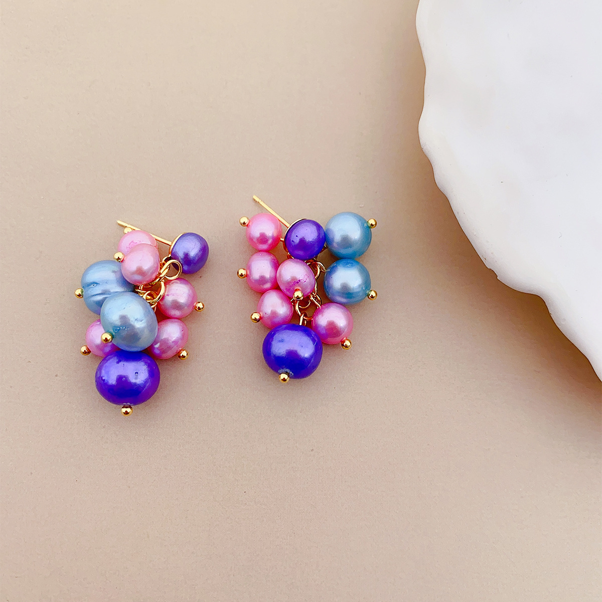 New Style Fresh Summer Colorful Grape Freshwater Pearl Earrings Women Sweet Elegant Versatile Pearl Studs Geometric Pattern