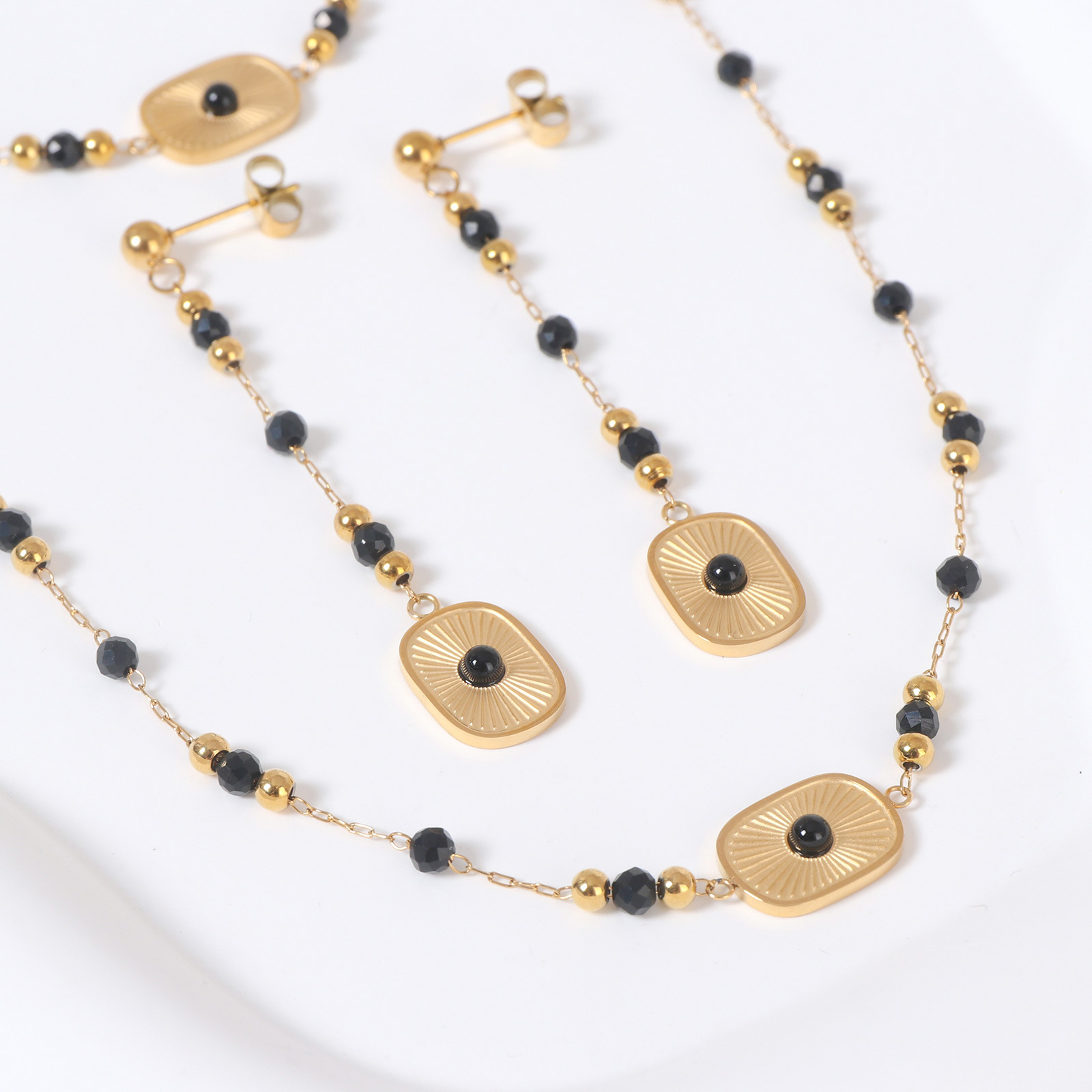 Vintage Stainless Steel Necklace Set For Women, Non-Fading Summer Trendy Geometric Pattern Titanium Steel Jewelry Set Accessories