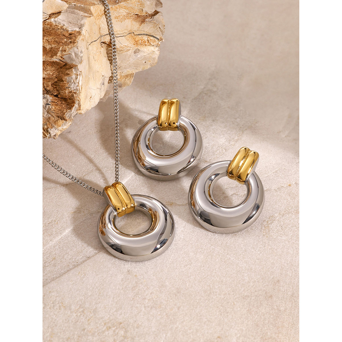 304 Stainless Steel Geometric PVD Coated 18K Real Gold Plated Simple Style Classic Style Mixed Color Jewelry Set