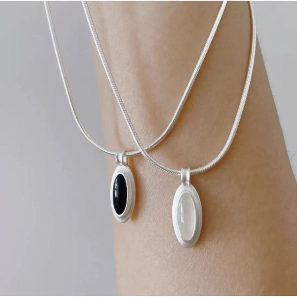 Oval Black Onyx Satellite Necklace Simple Design Pendant Sweater Chain Geometric Copper Material Women's Jewelry Accessories