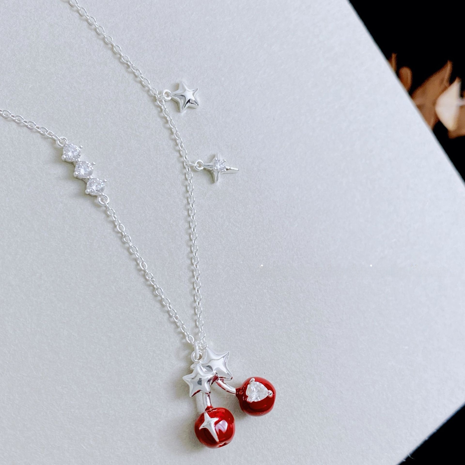 Kanamina Elegant Red Cherry Diamond Embedded Necklace For Women Sweet Fashionable Versatile Clavicle Chain Fruit Patterned Jewelry