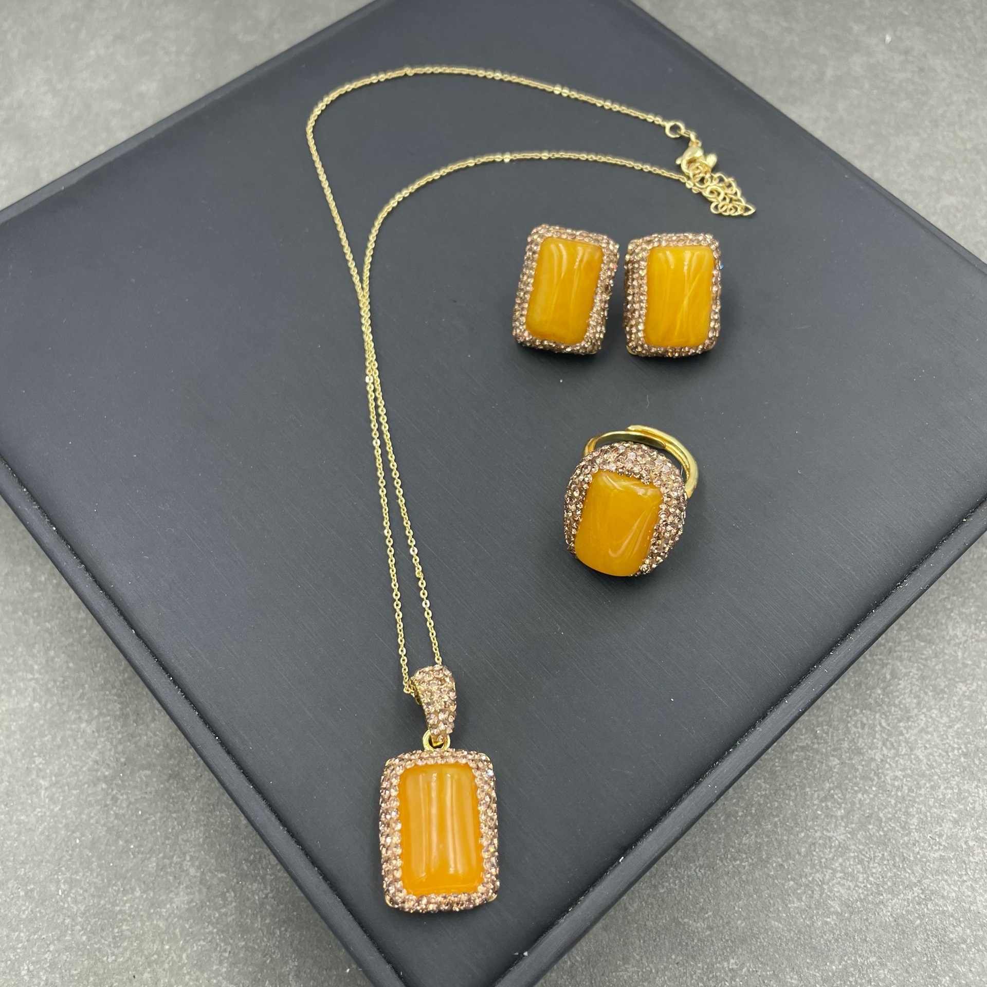 New Arrival Honey Amber Gemstone Inlaid Three-Piece Set Personality Medieval High-End Diamond Jewelry Ethnic Style Women's Accessories