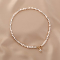 OT Buckle Pearl Necklace