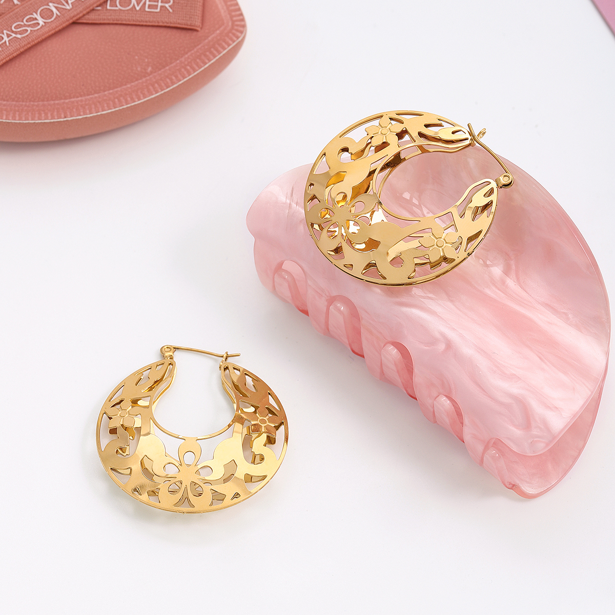 Women's Style - Vintage Style / 18K Gold Stainless Steel / Medieval Style Floral Lace Hollow U-Shaped French High-End Earrings Pair