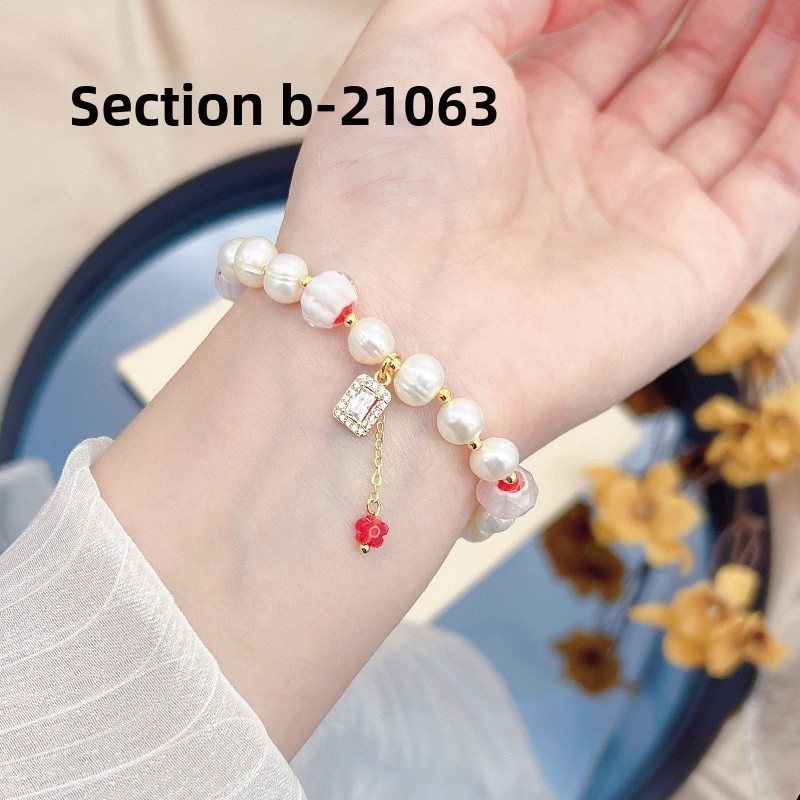 Spring And Summer Crystal Glass Pearl Bracelet Girl Bracelet Geometric Couple Jewelry Accessories