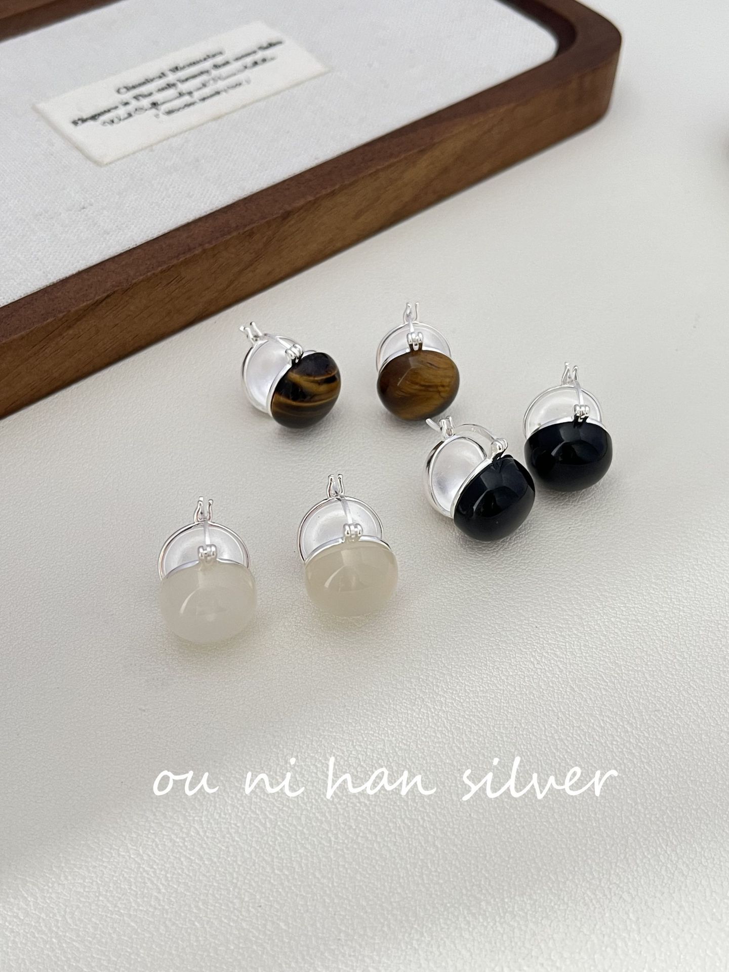 Eoni New Heavy Industry S925 Pure Silver Agate Tiger Eye White Opal Ear Cuffs Women Elegant High-End Feelings Geometric Pattern Cat's Eye Stone Inlaid Silver Earrings