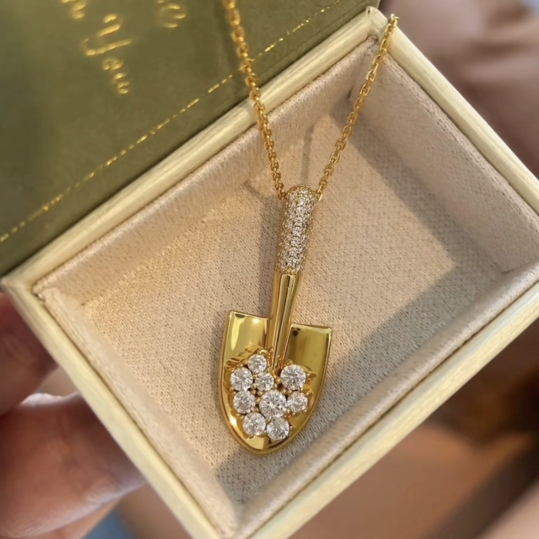 Vintage Gold Geometric Pattern Shovel Necklace For Women Daily Wear Inlaid With Diamonds Versatile Collarbone Chain High-end Fashion Jewelry