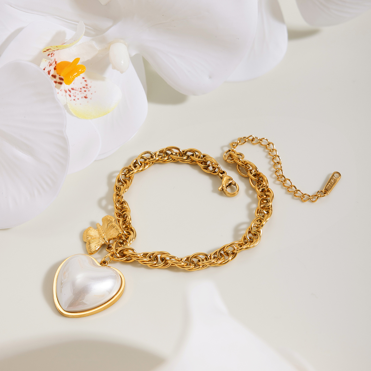Women's Style - Elegant And Graceful / 18K Gold Stainless Steel + Imitation Shell Pearl / Heart Pearl + Butterfly Pendant Bracelet 17+5CM