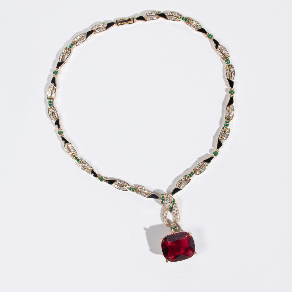 Fashionable Geometric Design Jewelry Set Luxury Versatile High-End Minimalist Snake Necklace Women's Accessory Elegant Earrings