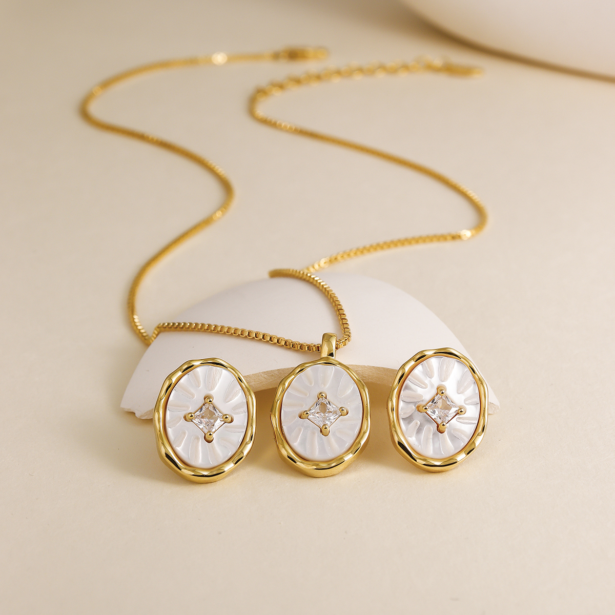 Wholesale Jewelry Classic Style Round Copper Snake Chain Earrings Necklace