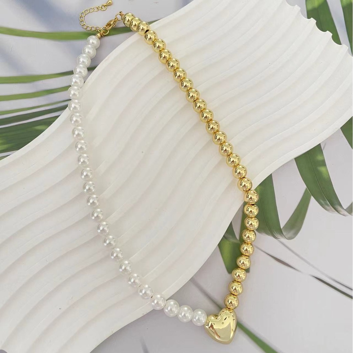 Simple And Light Luxury Temperament 8mm Pearl Copper Bead Heart-Shaped Beaded Necklace Suitable For Women's Daily Wear