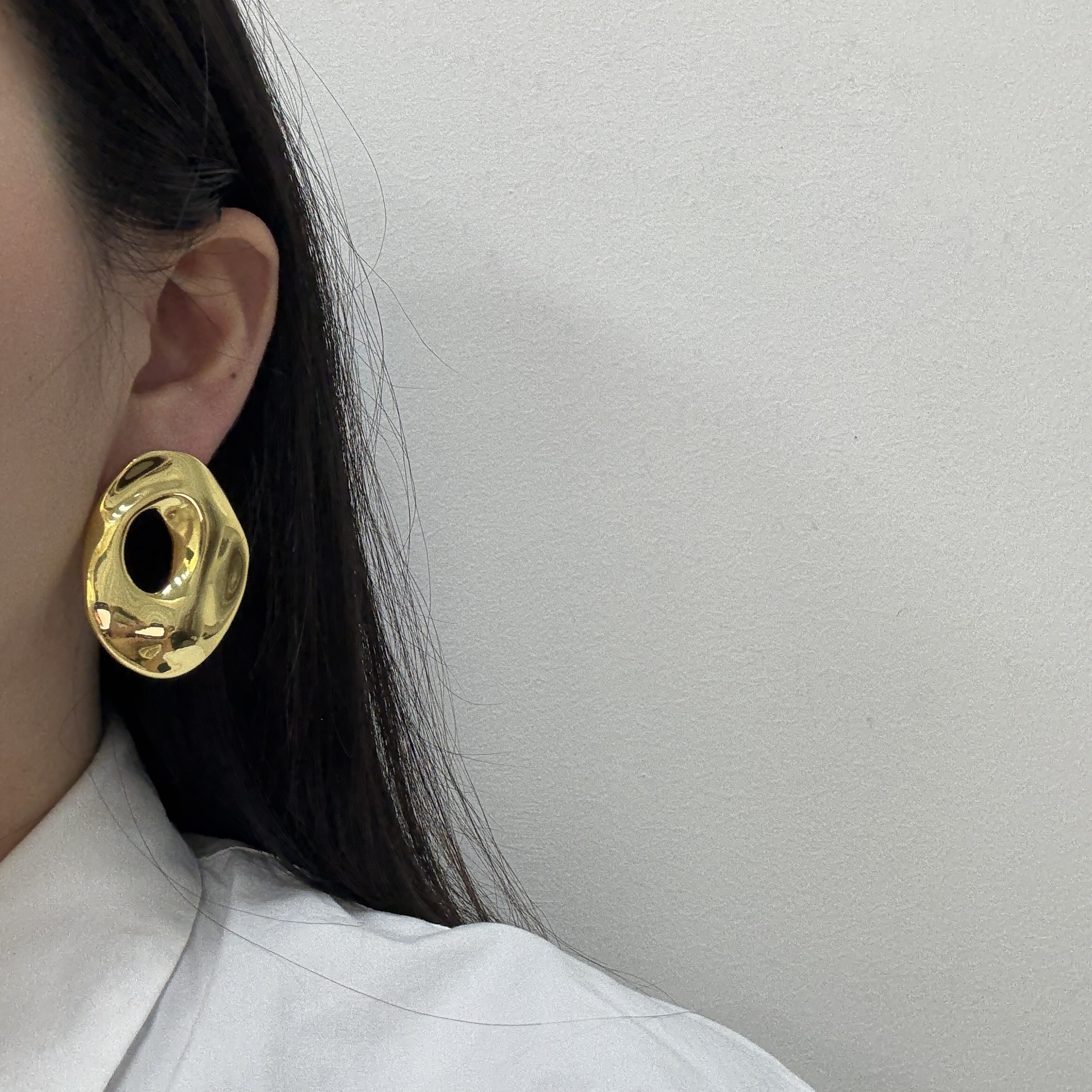 Elegant Simple Geometric White Earrings For Women Fashionable High-End Design Versatile Stylish Copper Jewelry Accessories