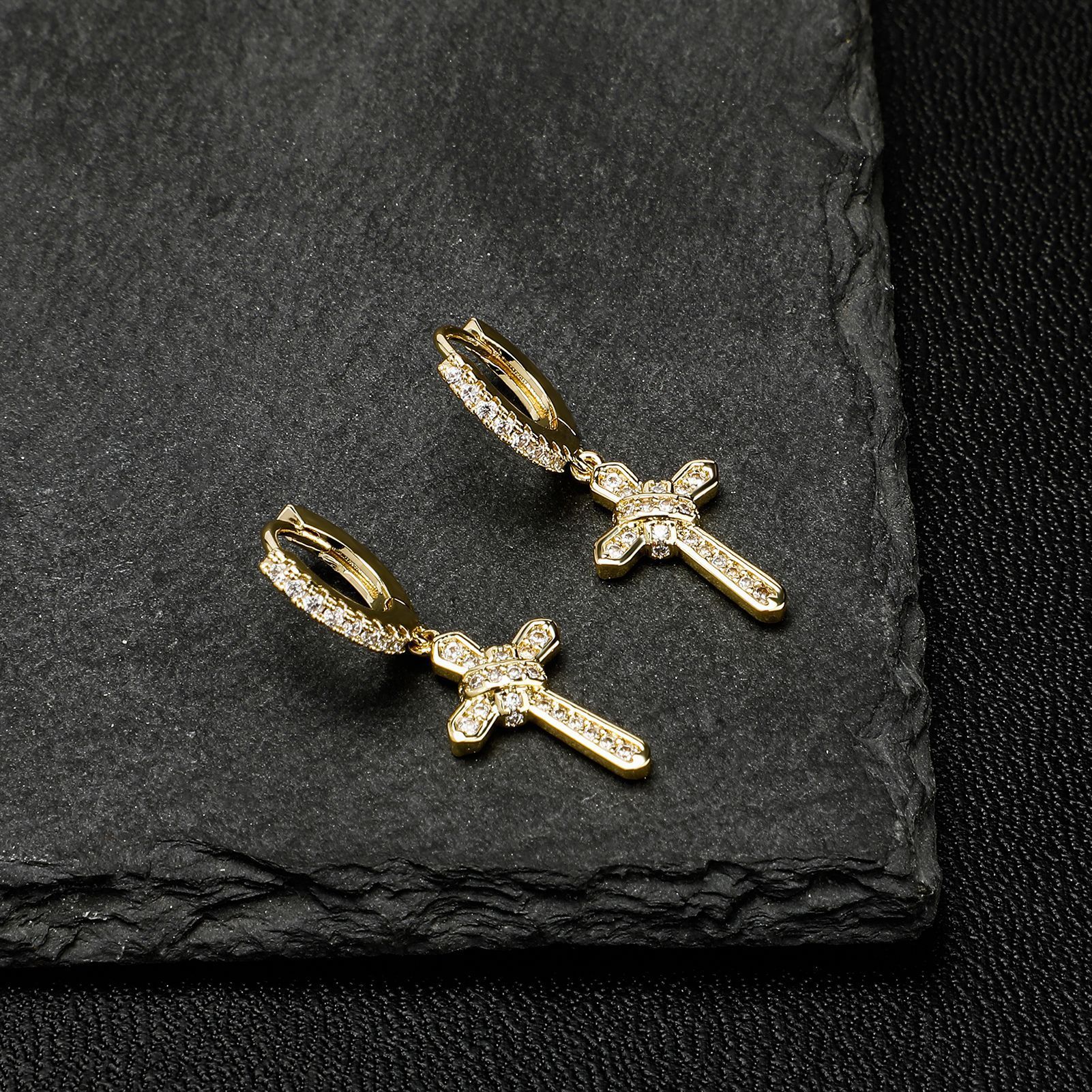 Super Shiny Full Zircon Cross Earrings Unisex Retro Hip Hop Design Fashionable Jewelry Men's Women's Ear Jewelry Accessories