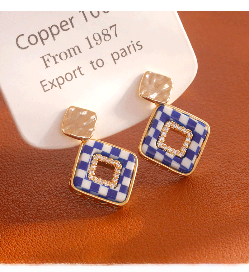 Fashionable Personality Chessboard Pattern Earrings Trendy Design Sense High-End Feelings Popular Internet Red Dangle Earrings