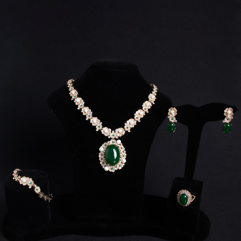 Zircon Pearl Necklace Jewelry Set High-grade Floral Zircon Necklace Earrings Bracelet Plant Pattern Induction