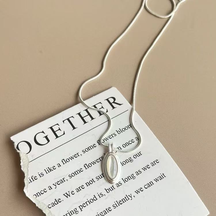 Oval Black Onyx Satellite Necklace Simple Design Pendant Sweater Chain Geometric Copper Material Women's Jewelry Accessories