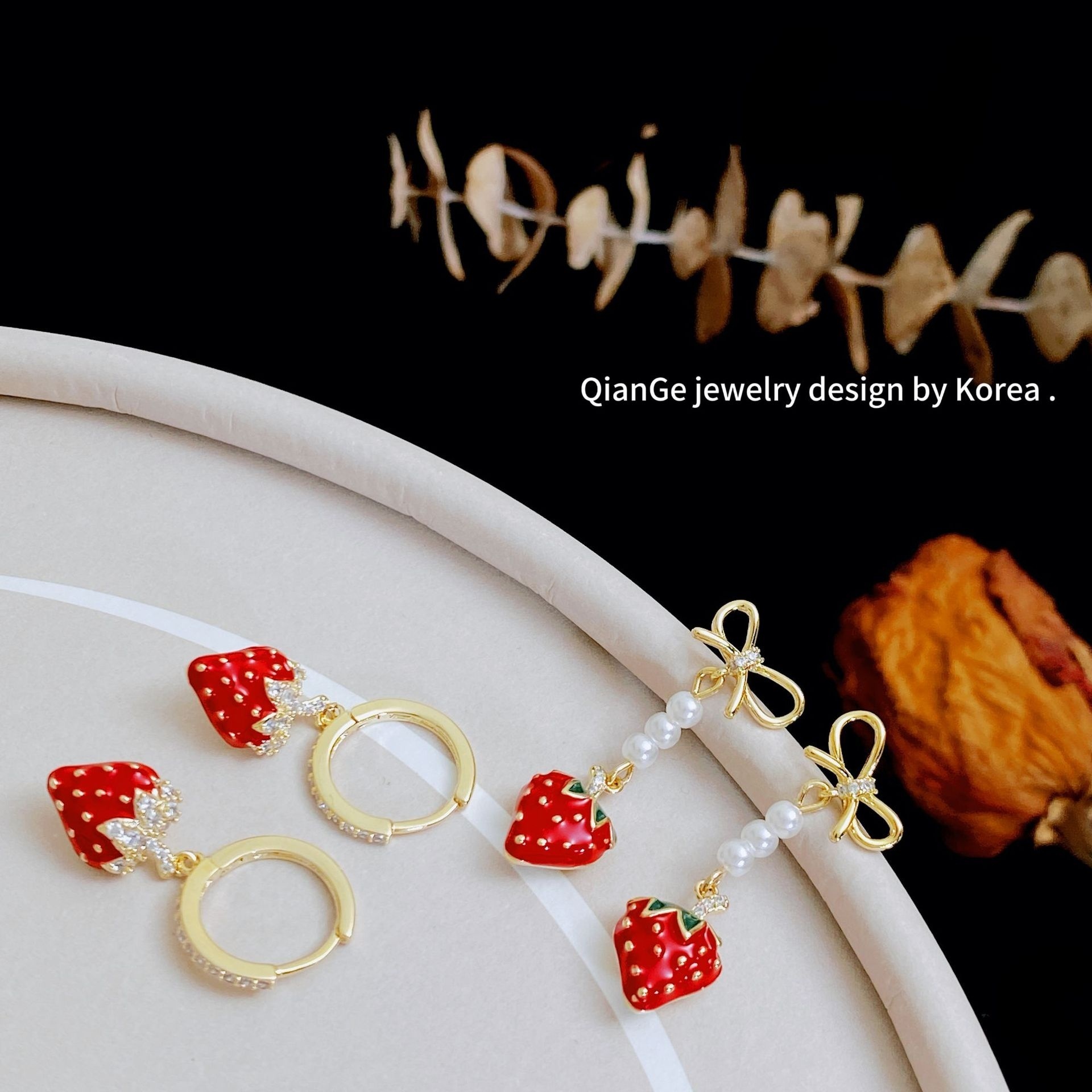 Kanamina New Style Cute Sweet Strawberry Women's Earrings Fashionable Adolescent Student Ear Jewelry Fruit Pattern Copper Material