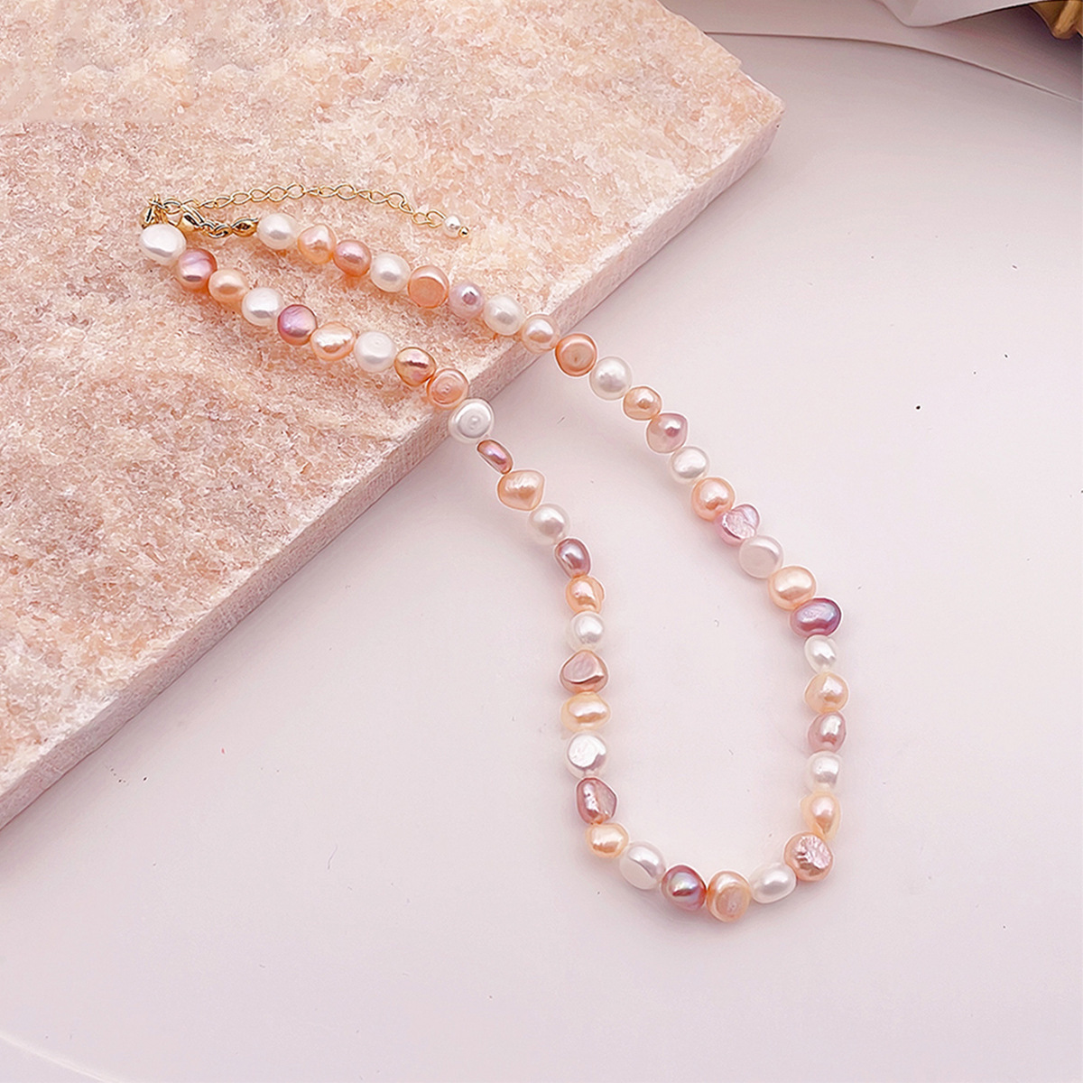 Retro Irregular Baroque Pearl Necklace Natural Freshwater Pearl Women's New Fashion Pearl Clavicle Chain Geometric Pattern