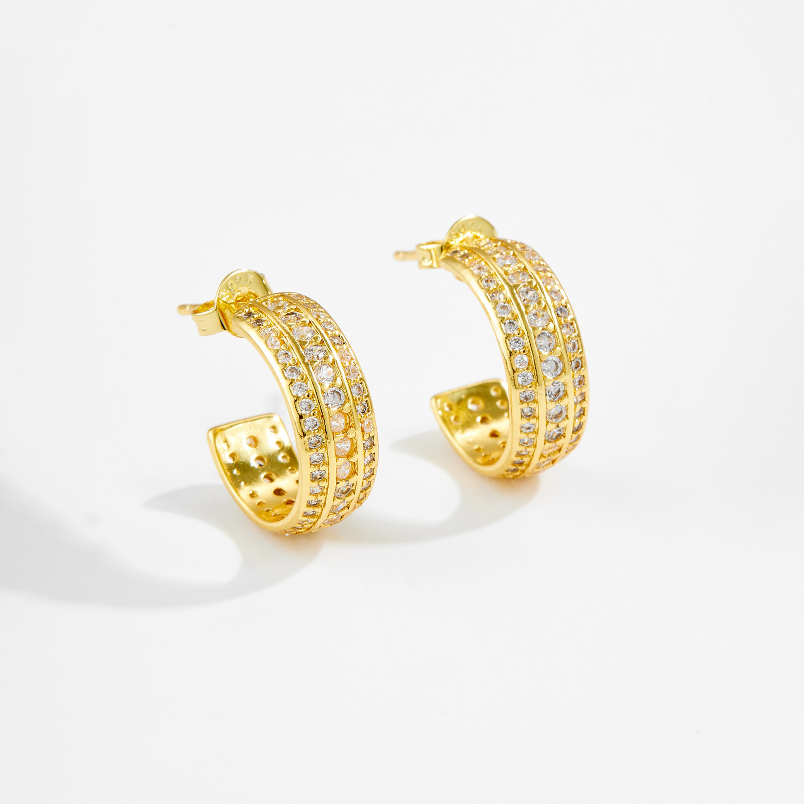 Classic Versatile Zircon Embedded C-Shaped Earrings Elegant Daily Fashion Jewelry For Women Commuting Copper Material