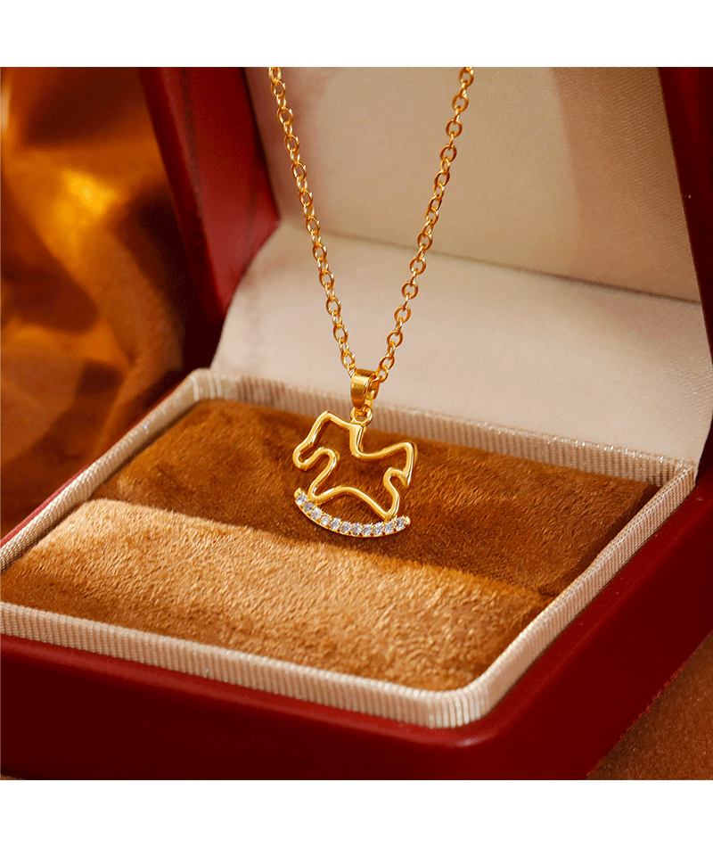 Elegant Rotating Horse Necklace With Ultra Mountain Zirconia Fashionable Design Dainty Holed Chain For Women Geometric Pattern