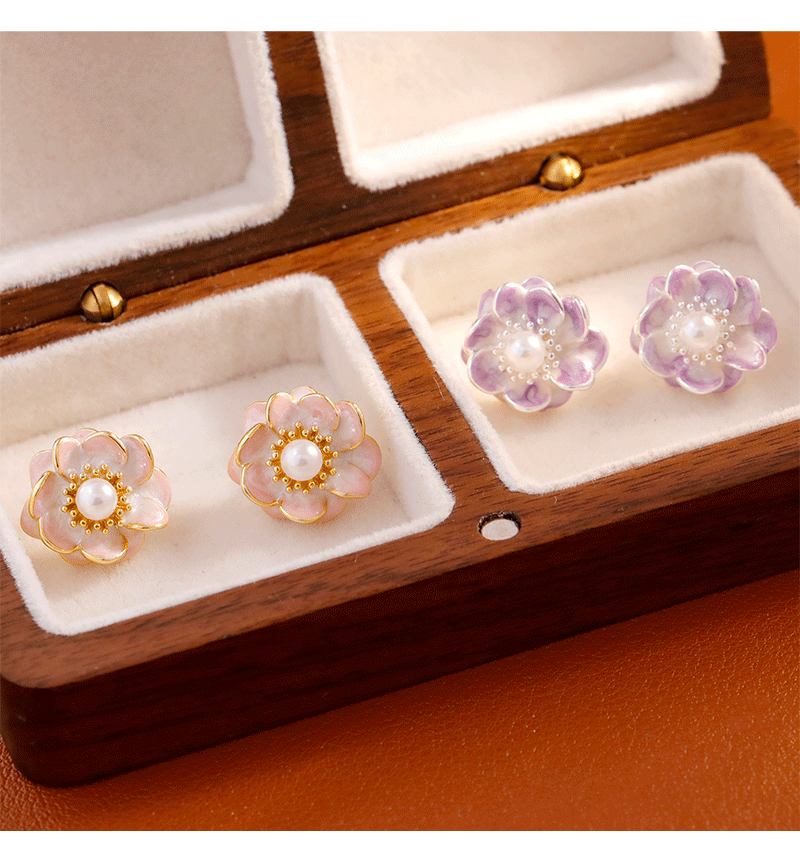 Graceful Pearl Magnolia Flower Stud Earrings For Women Fashion Sweet Fresh Style High-end Design Simple Versatile Minimalist Hoop Earrings