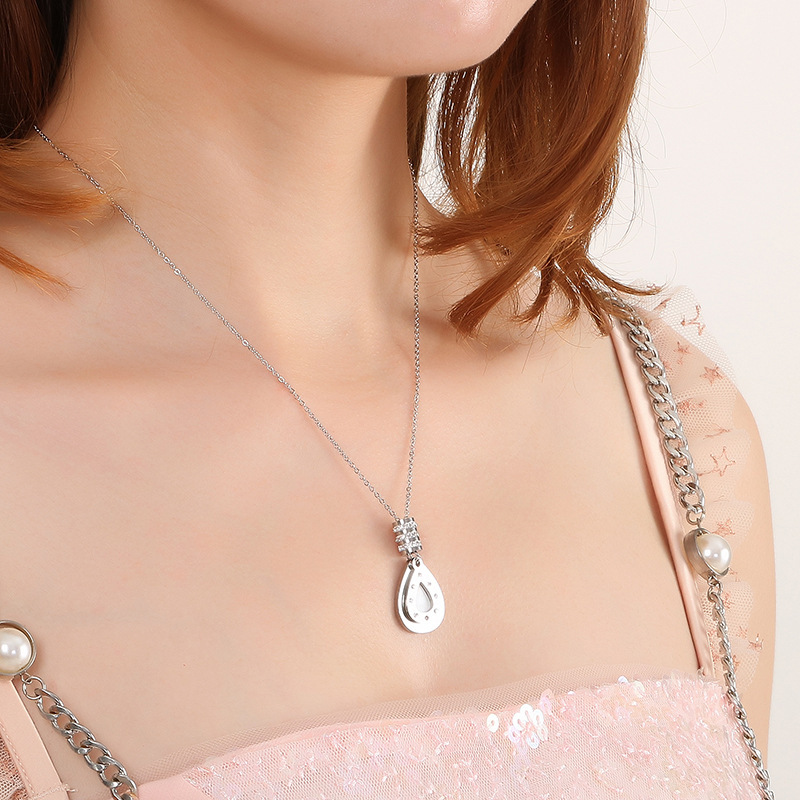 PVD Coated 18K Gold Plated Heart Stainless Steel Titanium Steel Fashion Waterproof Non Tarnish