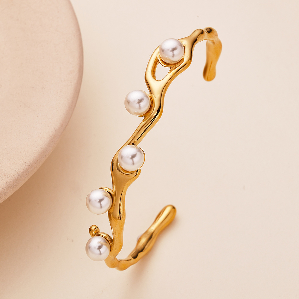 Elegant C-shaped Pearl Inlaid Titanium Steel Bracelet Women's Accessories Vintage French Style Rose Gold