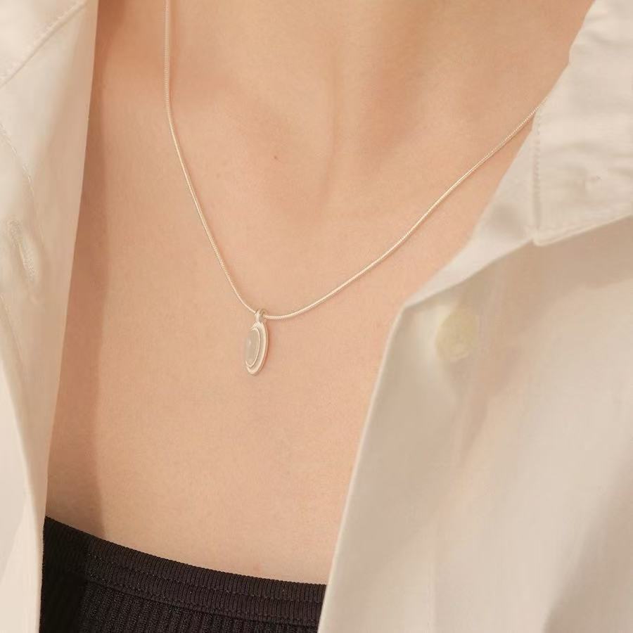 Oval Black Onyx Satellite Necklace Simple Design Pendant Sweater Chain Geometric Copper Material Women's Jewelry Accessories