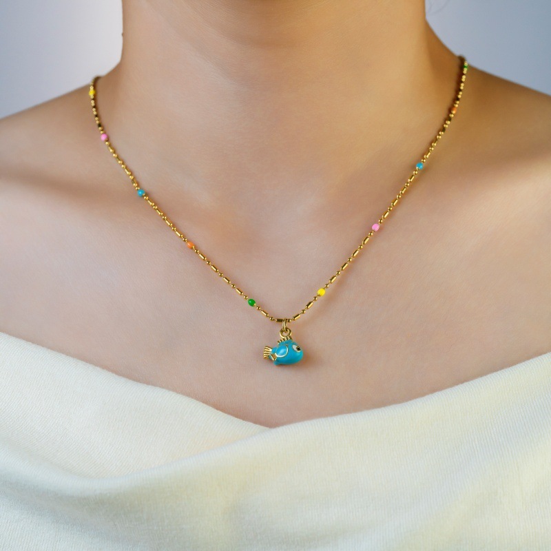 304 Stainless Steel Fish Pendant Necklace Cute Fat Fish Design Elegant Fashion Accessories Ladies European American Style Jewelry