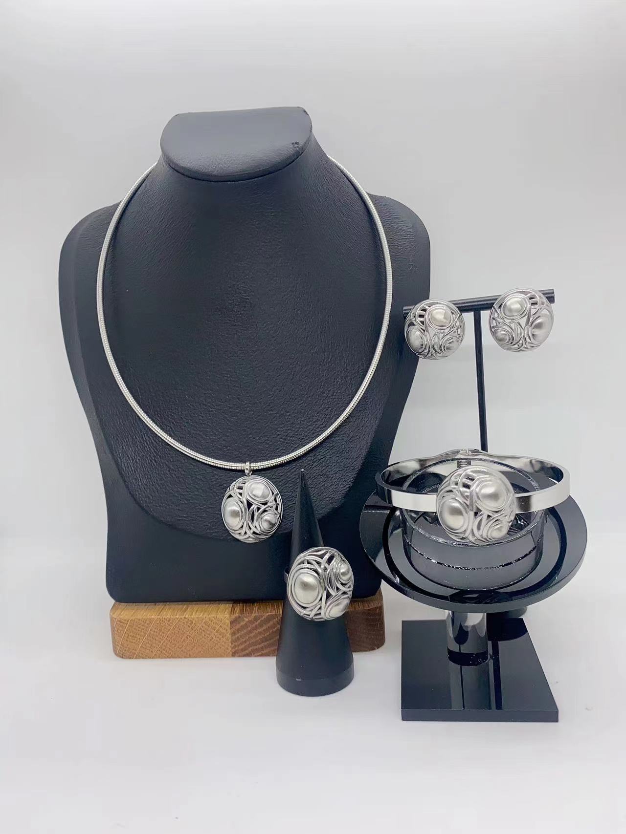Fashion Trend Ins Style Exaggerated 304 Stainless Steel Hollow Striped Irregular Necklace Earrings Ring Bracelet Set