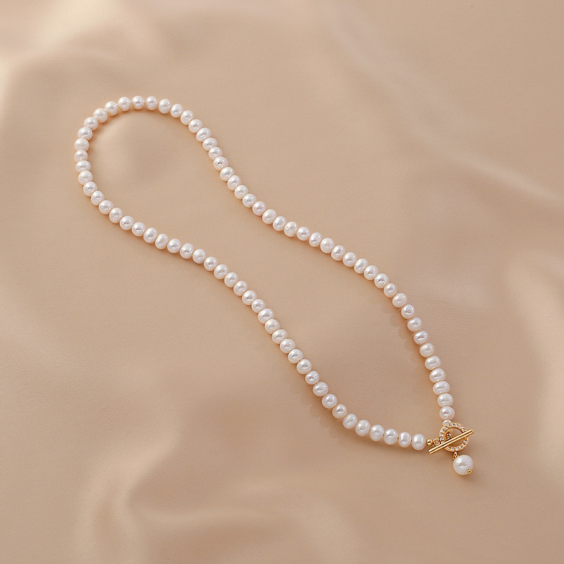 Fashionable Natural Freshwater Pearl Necklace For Women OT Clasp Design Simple Elegant Geometry Pattern Geometric Pendant