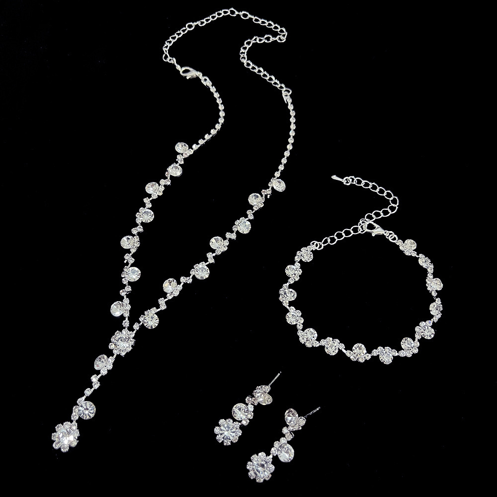 Fashionable  Diamond Floral Tassel Necklace Set Bridal Three-Piece Jewelry Set Elegant Silver Plated Accessories