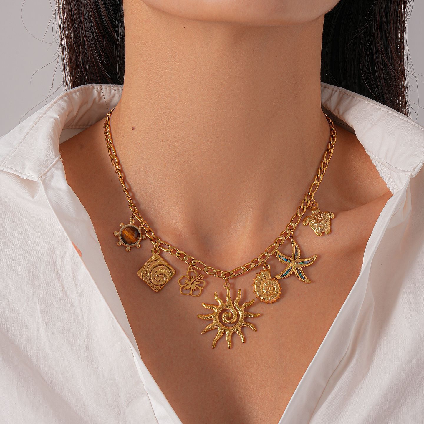 Fashionable Stainless Steel Sun Pendant Necklace Women's Versatile Light Luxury Geometric Pattern Electroplated Jewelry Accessory