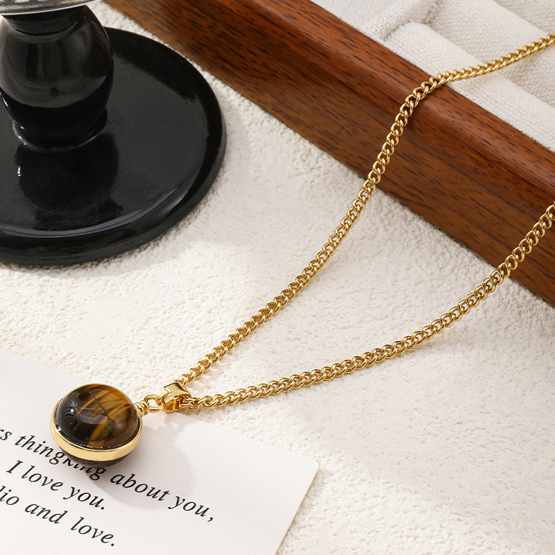 Fashionable Tiger Eye Stone Pendant Necklace Metal Chain Non-Fading 3D Design Versatile Layering Luxury Clavicle Chain Accessory