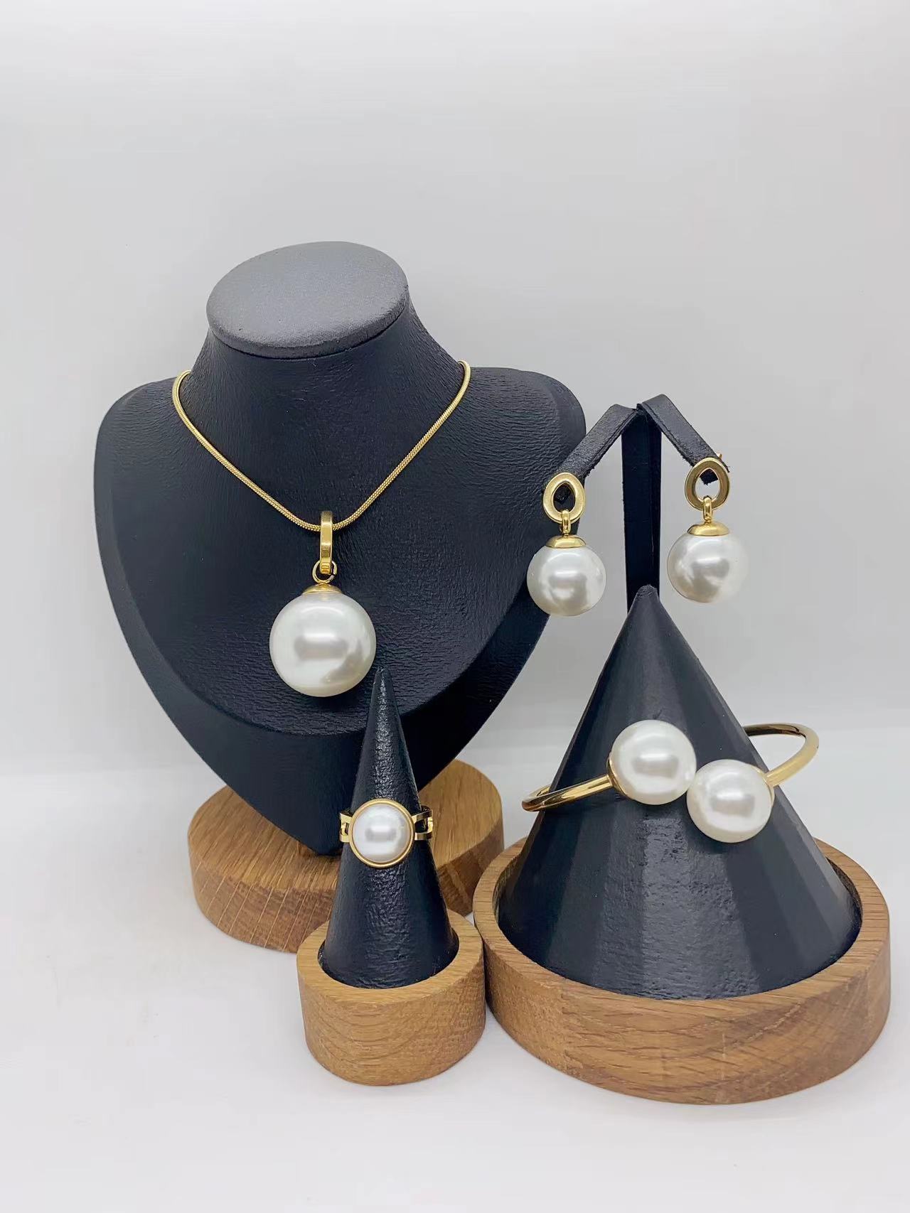 Fashion Trend Ins Style Exaggerated 304 Stainless Steel Acrylic Imitation Pearl Large Round Bead Necklace Earrings Ring Bracelet Set
